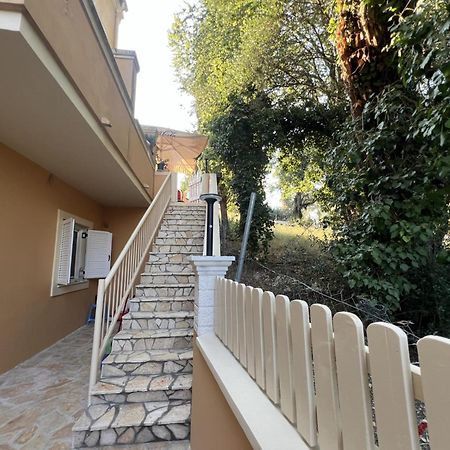 Teo Apartments Гувия Екстериор снимка