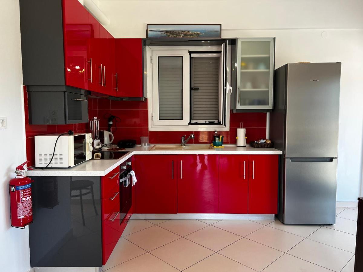 Teo Apartments Гувия Екстериор снимка