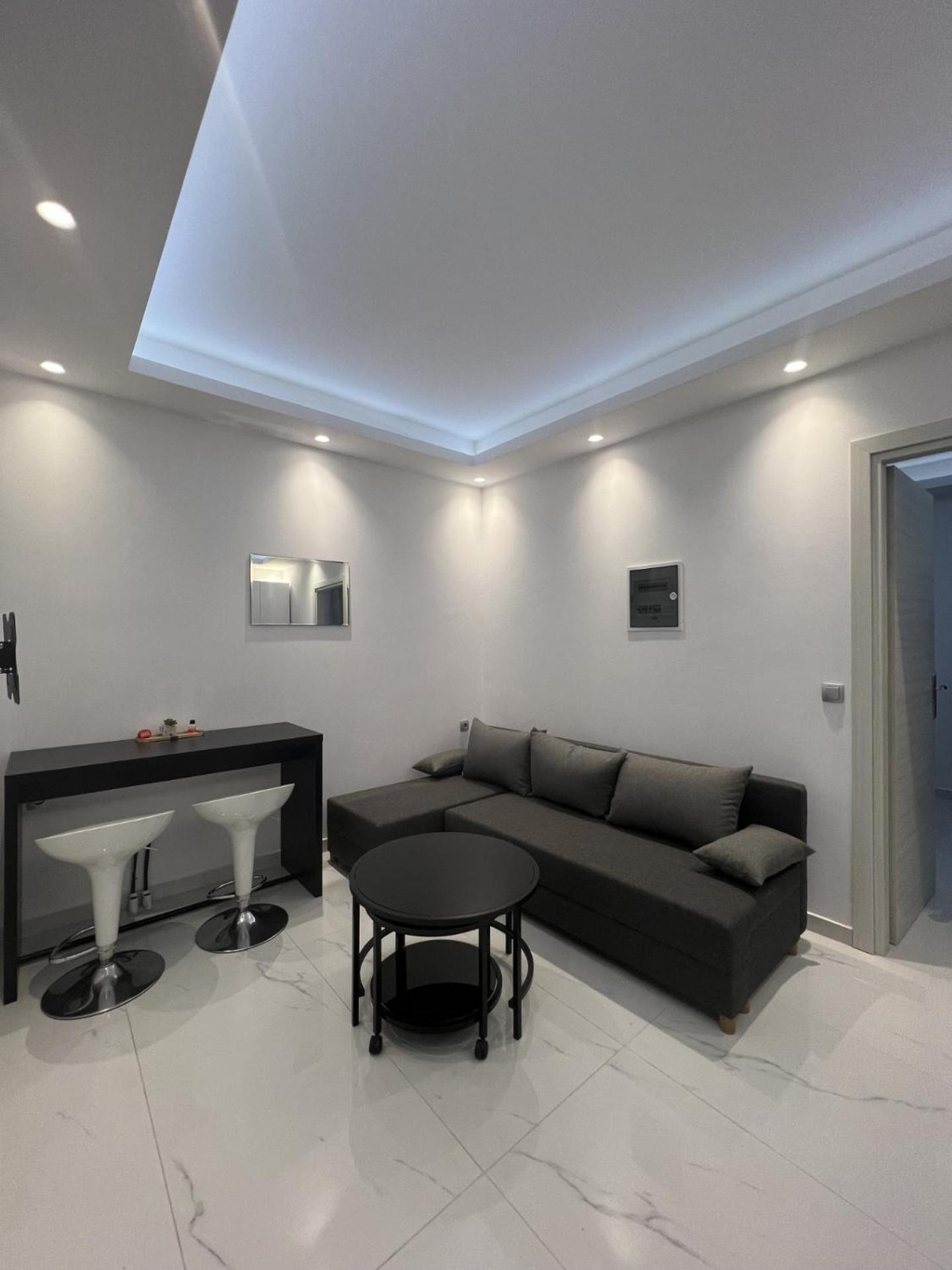 Teo Apartments Гувия Екстериор снимка