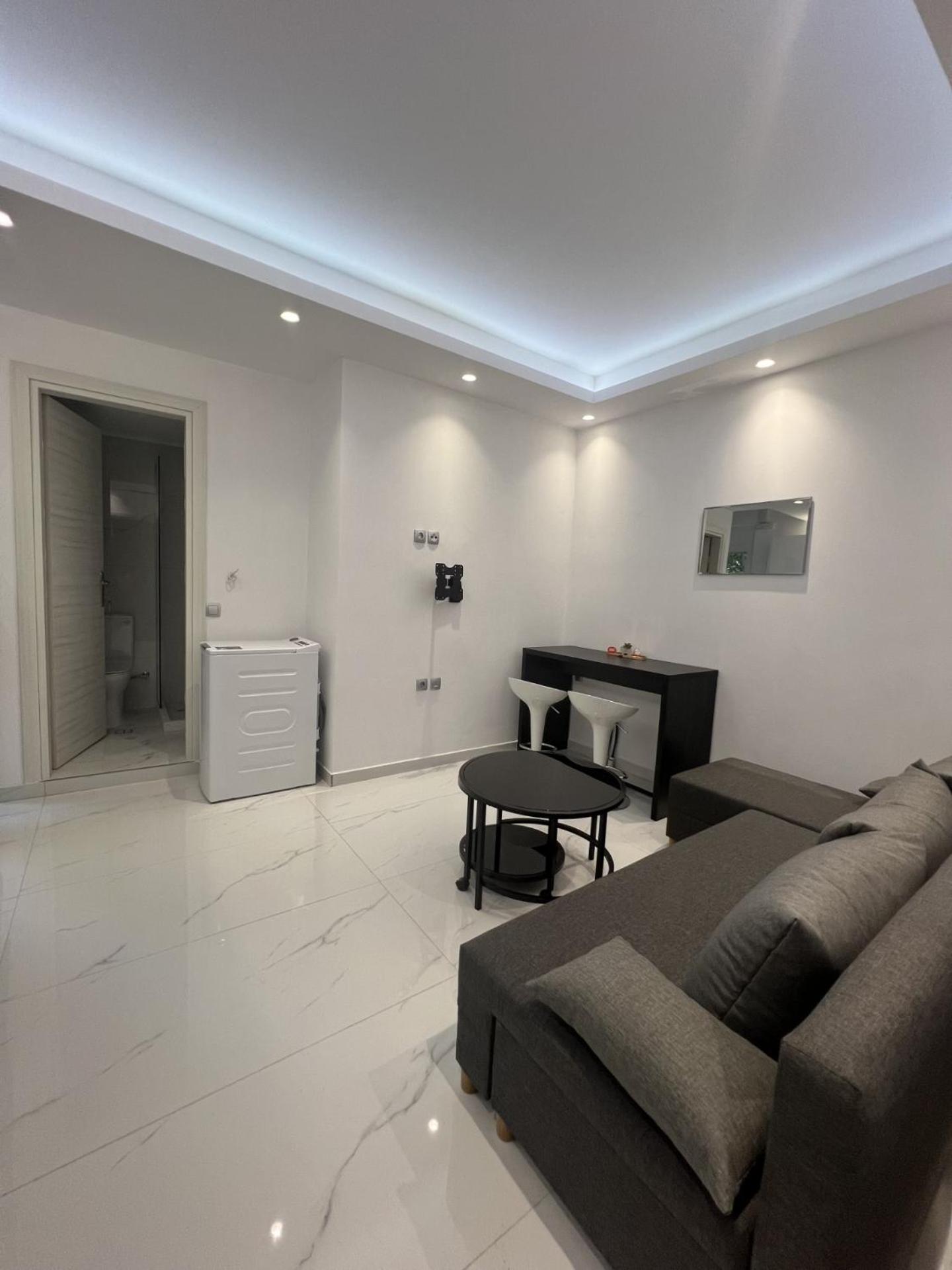 Teo Apartments Гувия Екстериор снимка