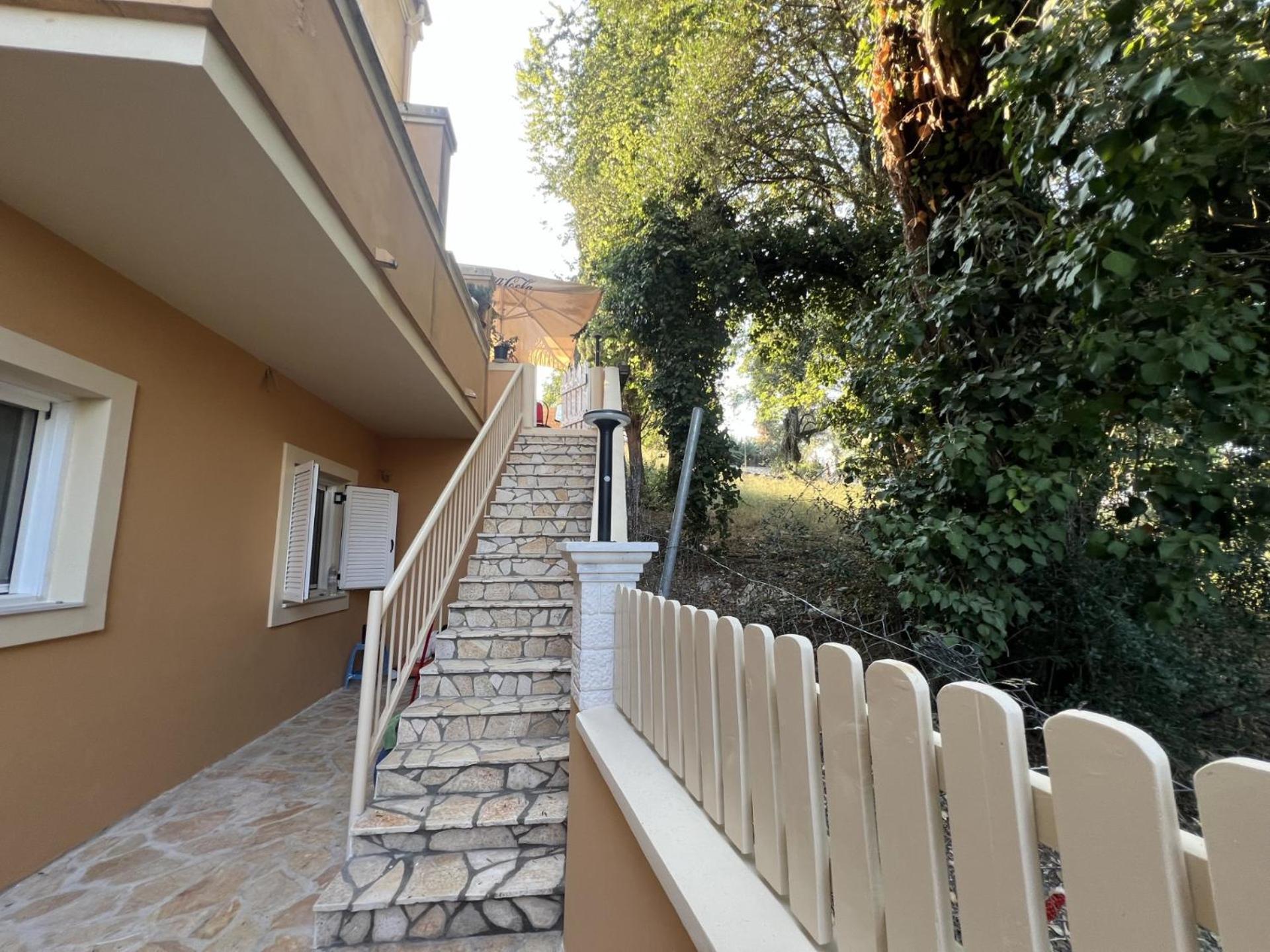 Teo Apartments Гувия Екстериор снимка